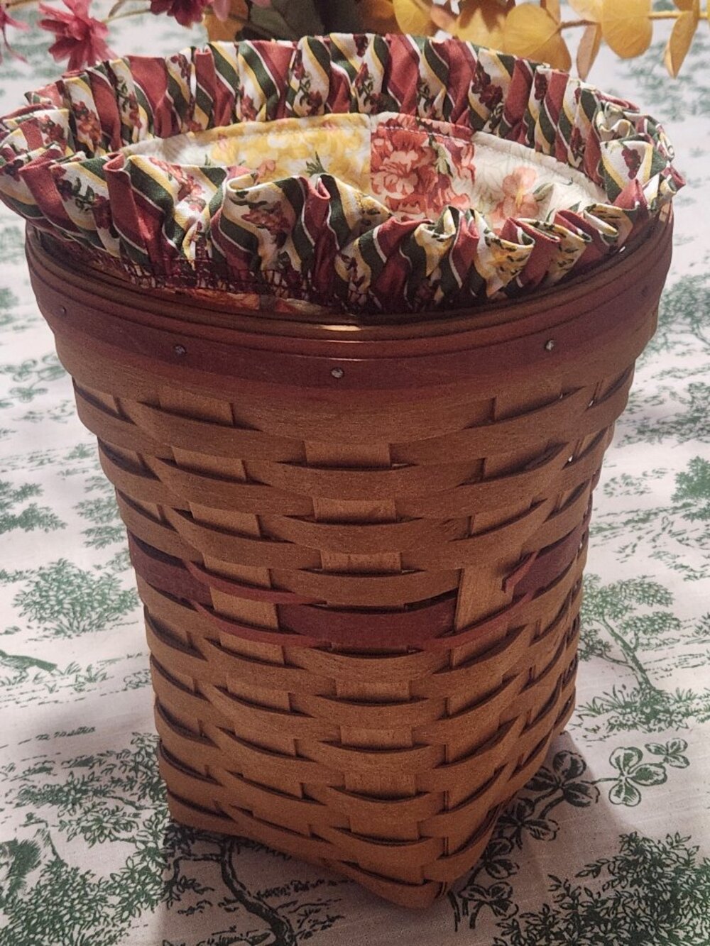 Longaberger 1998 May Series Snapdragon Basket with Fabric Liner and Protector